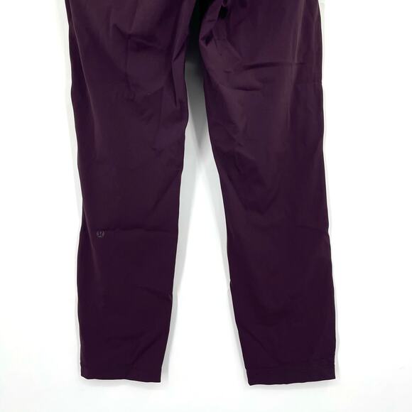 Lululemon On The Fly Woven 28" Size 6 in Dark Cherry - Picture 4 of 6